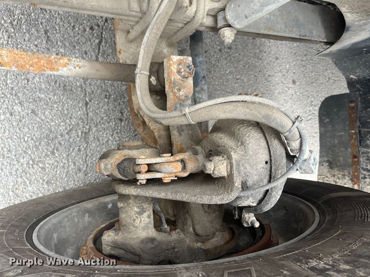 image for item DR7402 2006 International 9400i  semi truck