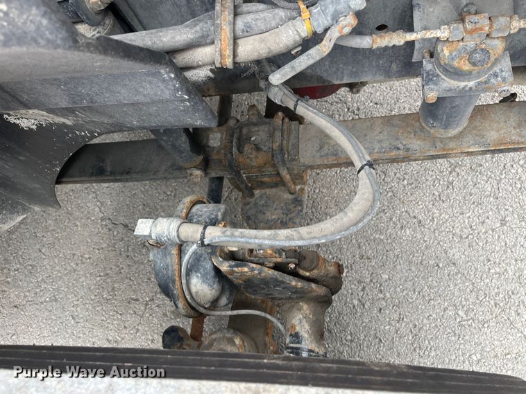 image for item DR7402 2006 International 9400i  semi truck