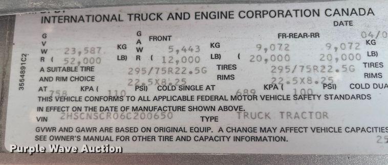 image for item DR7402 2006 International 9400i  semi truck