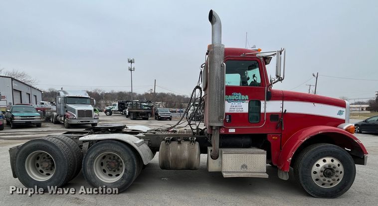 image for item DR7403 2009 Peterbilt 365  semi truck