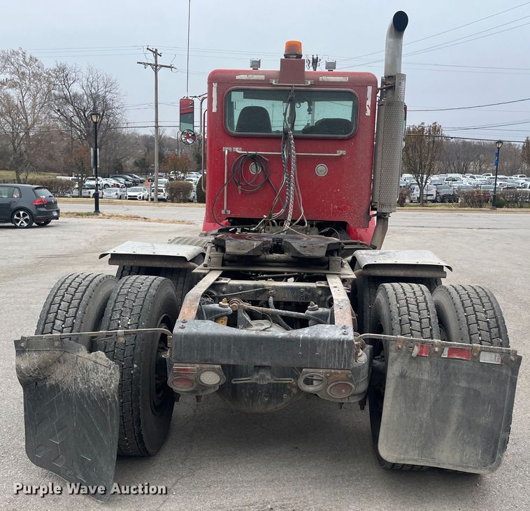 image for item DR7403 2009 Peterbilt 365  semi truck