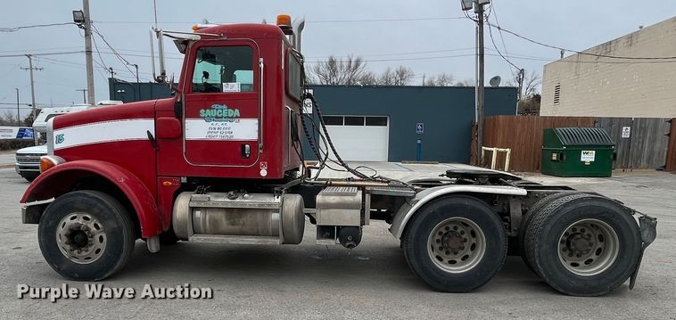 image for item DR7403 2009 Peterbilt 365  semi truck