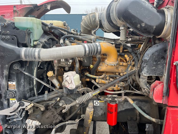 image for item DR7403 2009 Peterbilt 365  semi truck