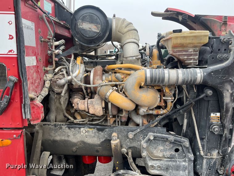 image for item DR7403 2009 Peterbilt 365  semi truck