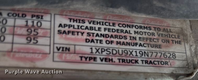 image for item DR7403 2009 Peterbilt 365  semi truck