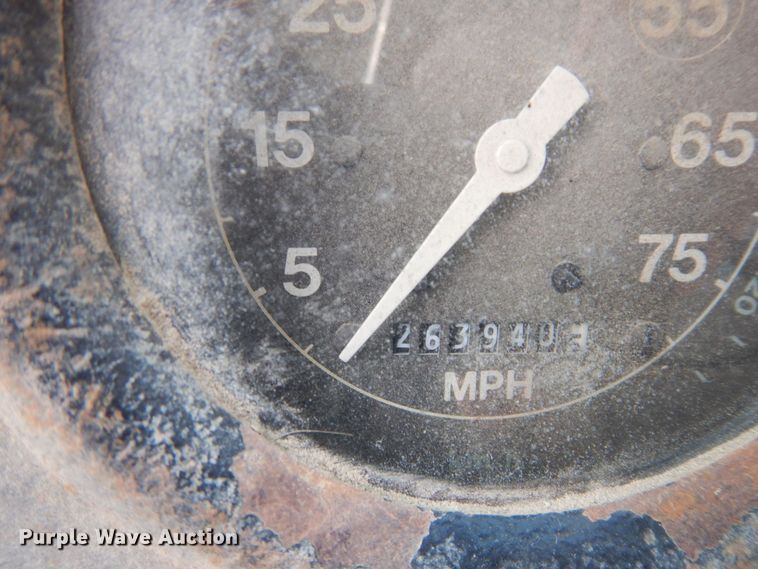 image for item DS1530 1996 Ford LN8000  refuse truck