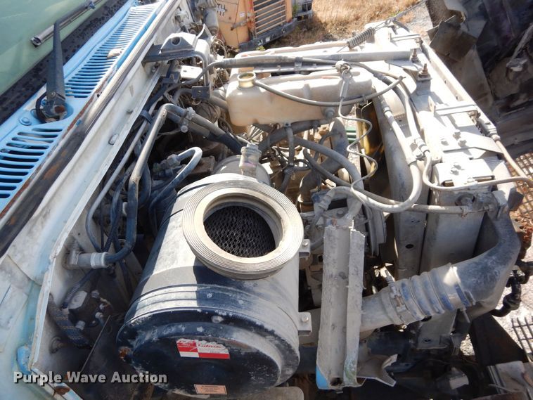 image for item DS1530 1996 Ford LN8000  refuse truck