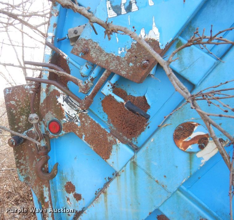 image for item DS1530 1996 Ford LN8000  refuse truck