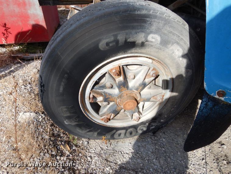 image for item DS1530 1996 Ford LN8000  refuse truck