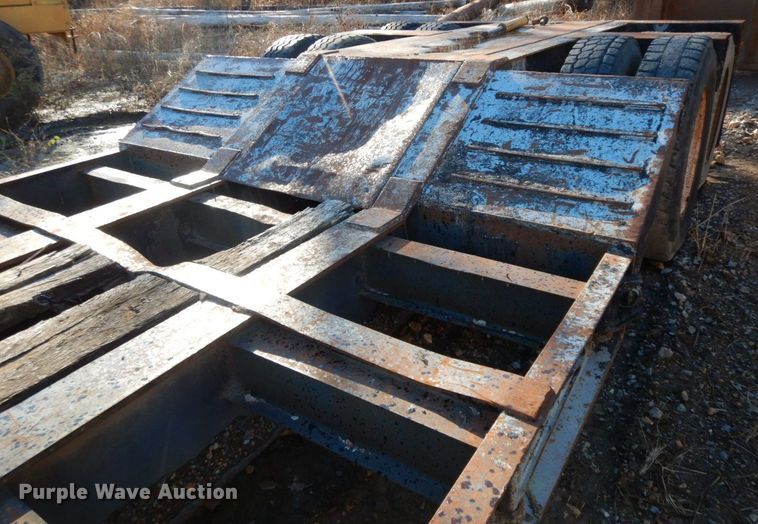 image for item HG9299 2001 Witzco RG-35  lowboy equipment trailer