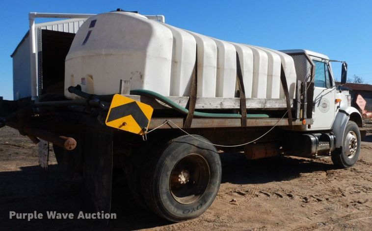 image for item HG9309 1990 International 4700  flatbed truck