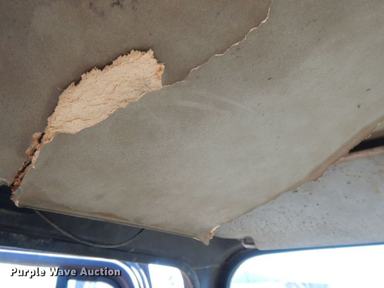 image for item HG9309 1990 International 4700  flatbed truck