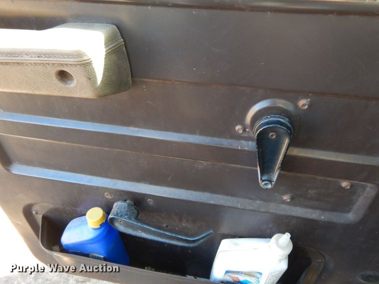 image for item HG9309 1990 International 4700  flatbed truck