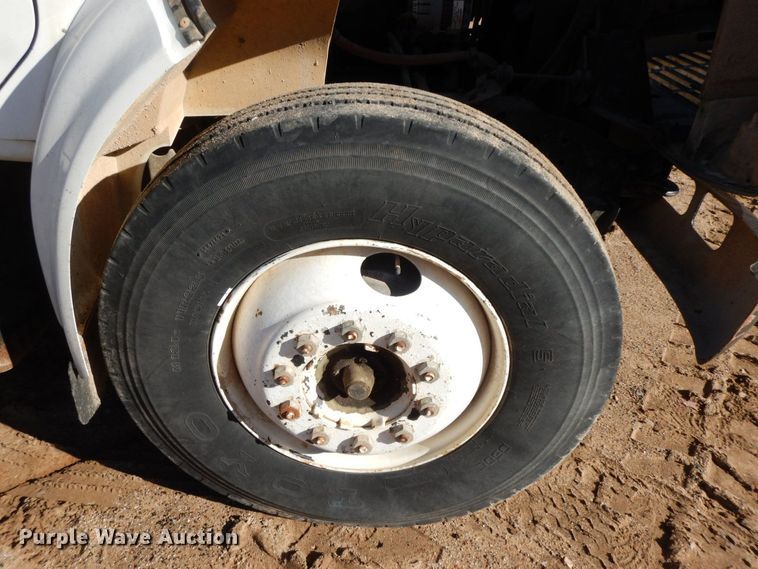 image for item HG9309 1990 International 4700  flatbed truck