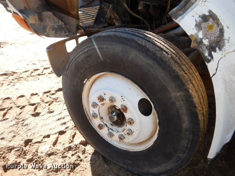 image for item HG9309 1990 International 4700  flatbed truck