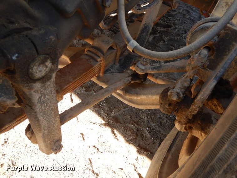 image for item HG9309 1990 International 4700  flatbed truck