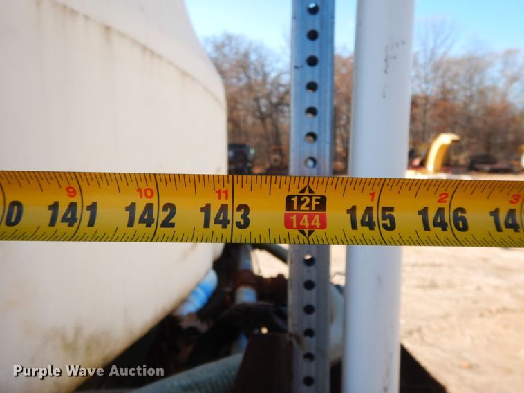 image for item HG9309 1990 International 4700  flatbed truck