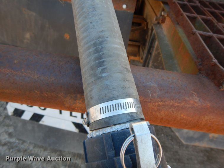 image for item HG9309 1990 International 4700  flatbed truck