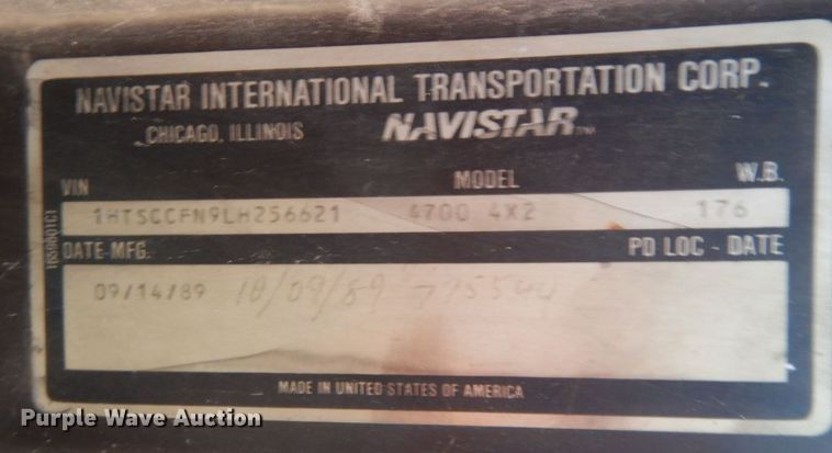 image for item HG9309 1990 International 4700  flatbed truck