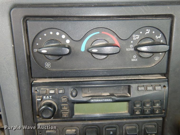 image for item HG9351 2007 International 8600  semi truck