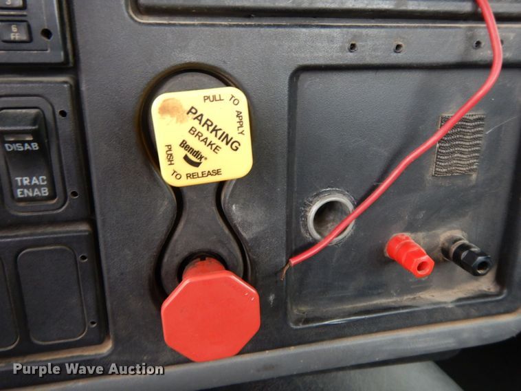 image for item HG9351 2007 International 8600  semi truck