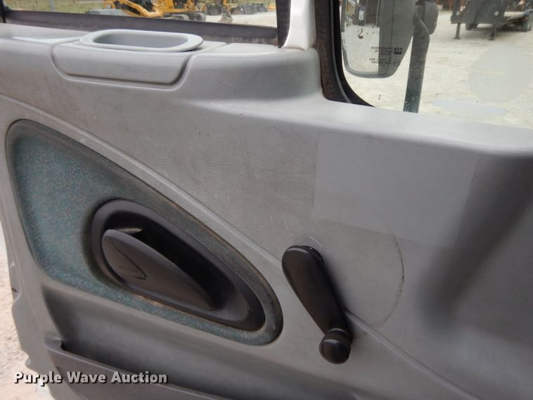 image for item HG9351 2007 International 8600  semi truck