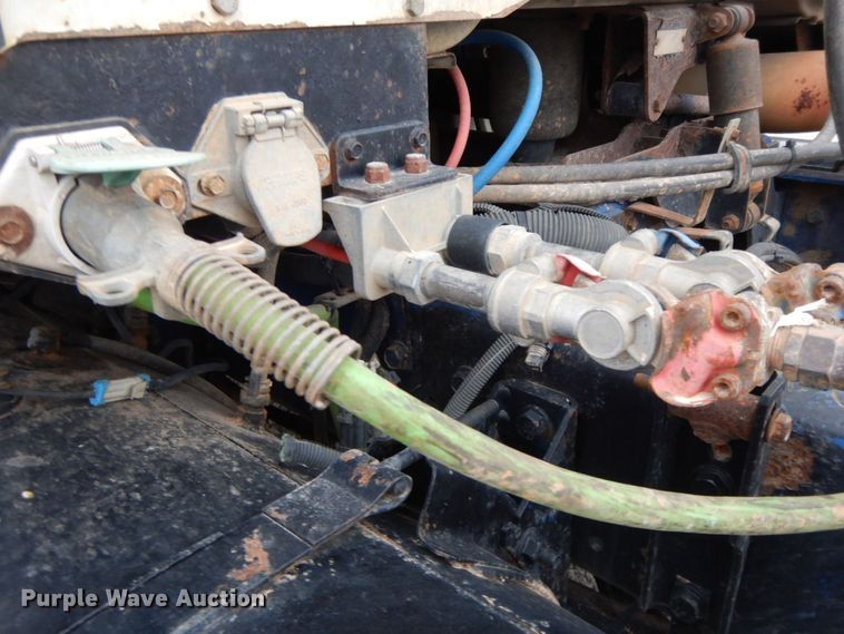 image for item HG9351 2007 International 8600  semi truck