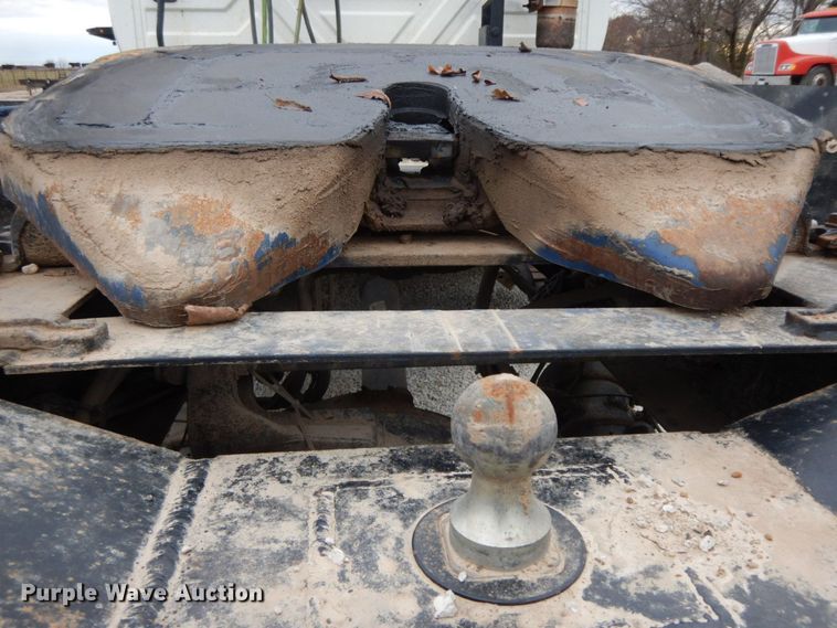 image for item HG9351 2007 International 8600  semi truck