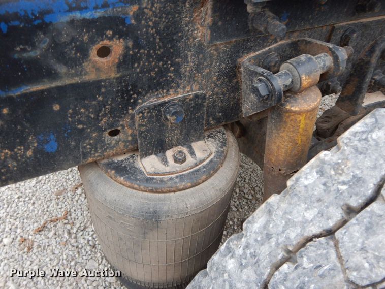 image for item HG9351 2007 International 8600  semi truck