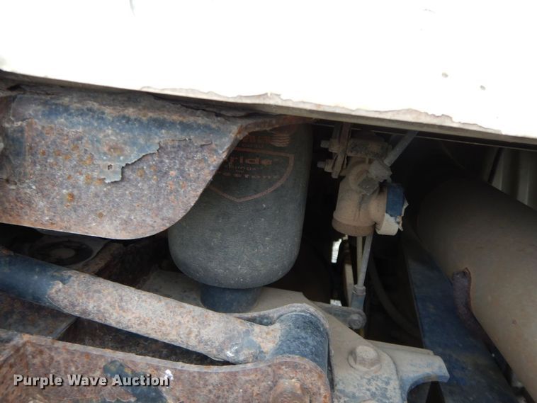 image for item HG9351 2007 International 8600  semi truck