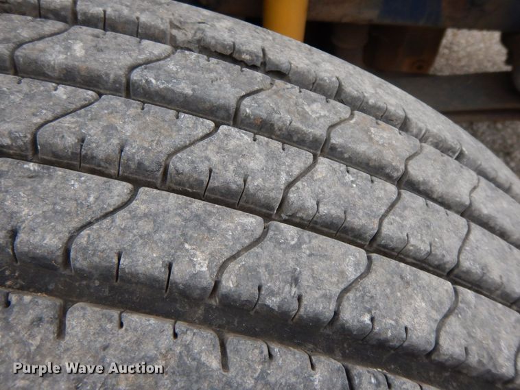 image for item HG9351 2007 International 8600  semi truck