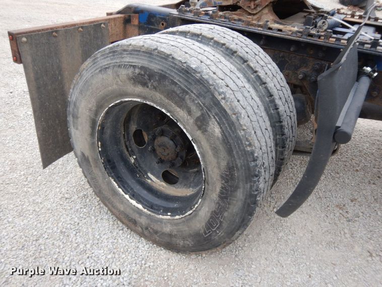 image for item HG9351 2007 International 8600  semi truck