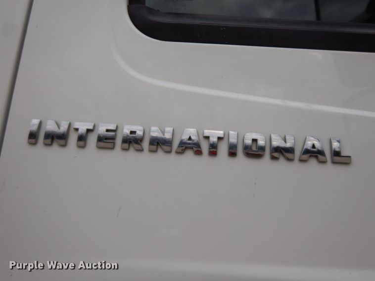 image for item HG9351 2007 International 8600  semi truck