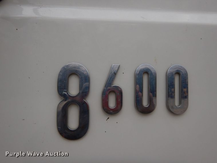 image for item HG9351 2007 International 8600  semi truck