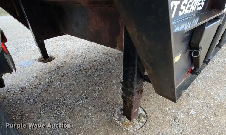 image for item HG9353 2001 Trail King TK70HT  equipment trailer