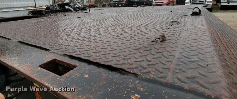 image for item HG9353 2001 Trail King TK70HT  equipment trailer