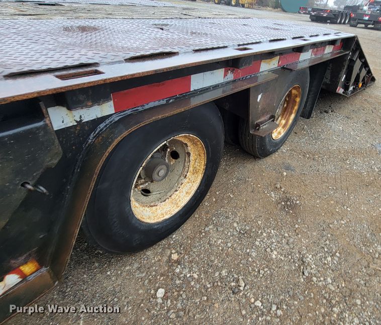 image for item HG9353 2001 Trail King TK70HT  equipment trailer