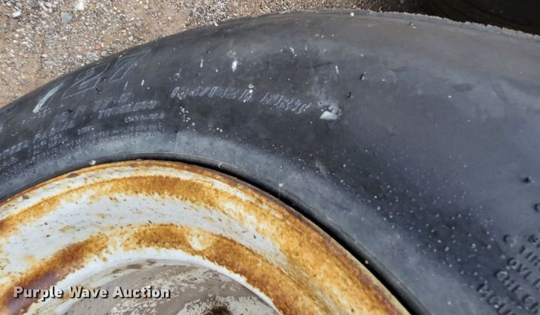 image for item HG9353 2001 Trail King TK70HT  equipment trailer