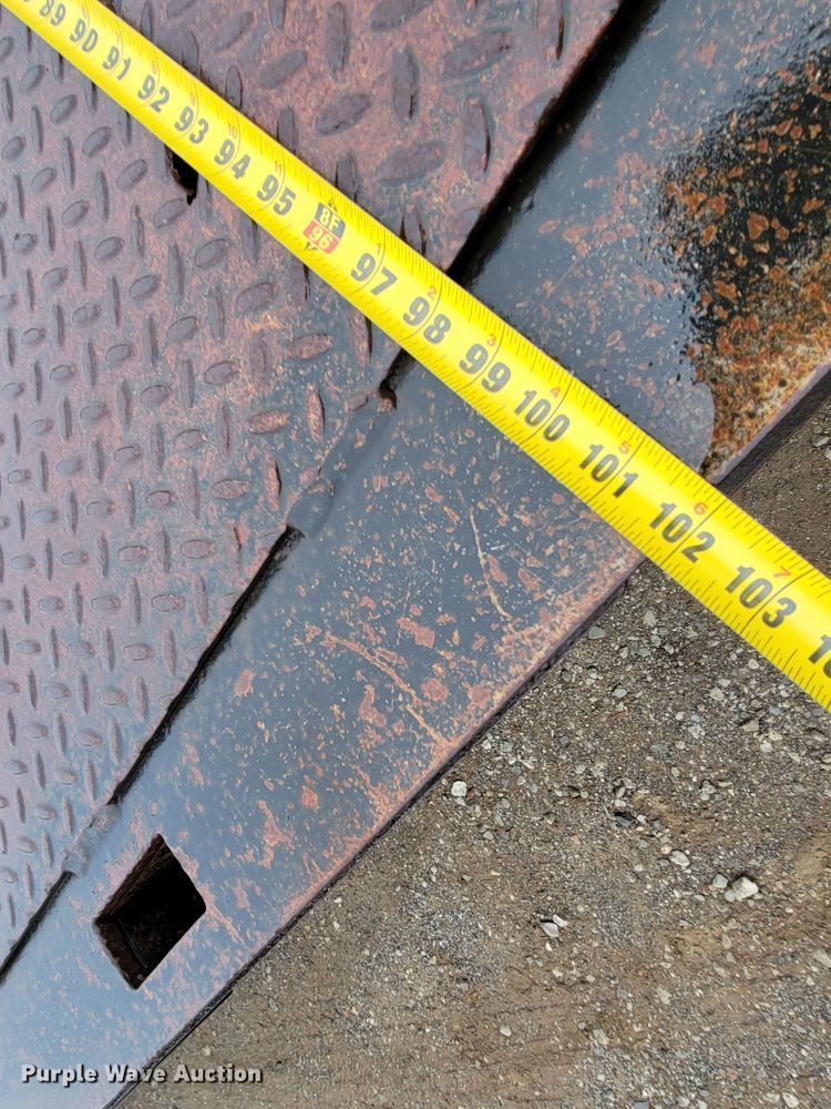 image for item HG9353 2001 Trail King TK70HT  equipment trailer