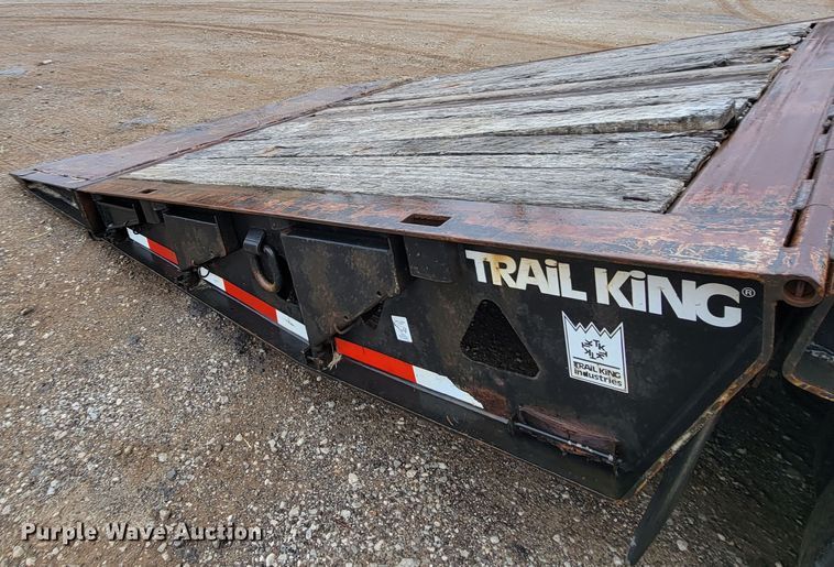 image for item HG9353 2001 Trail King TK70HT  equipment trailer