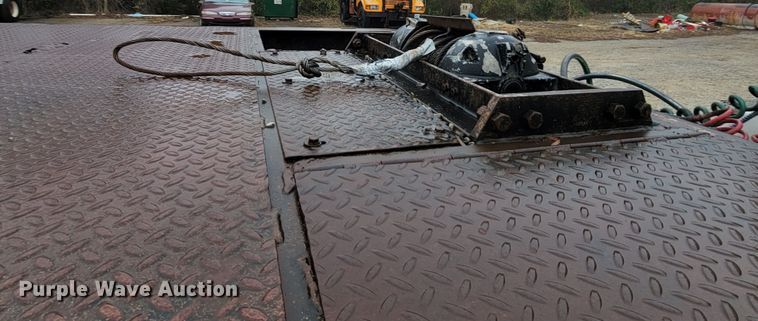 image for item HG9353 2001 Trail King TK70HT  equipment trailer