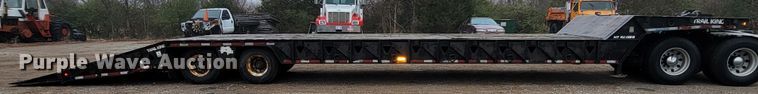image for item HG9353 2001 Trail King TK70HT  equipment trailer
