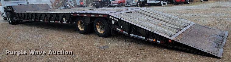 image for item HG9353 2001 Trail King TK70HT  equipment trailer