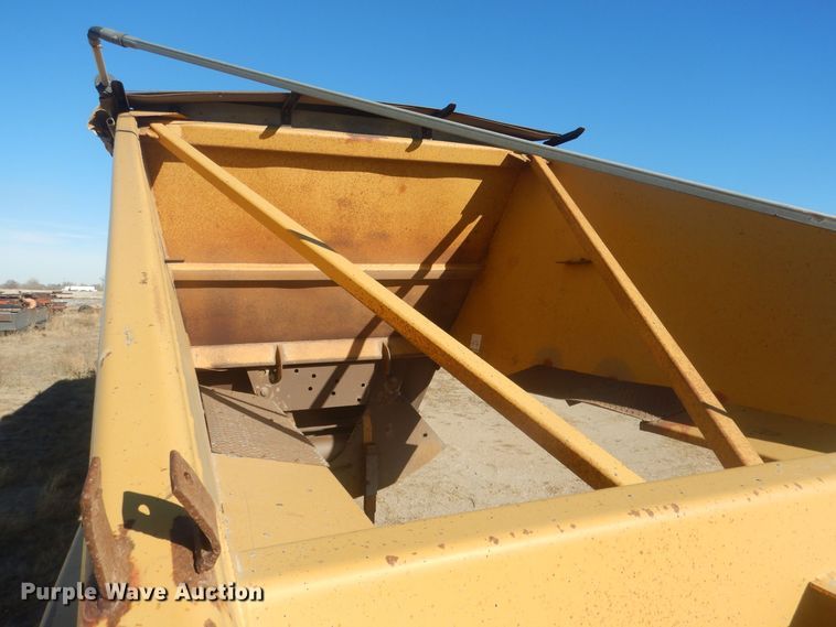 image for item HQ9530 1993 Load King 246-43-3  bottom dump trailer