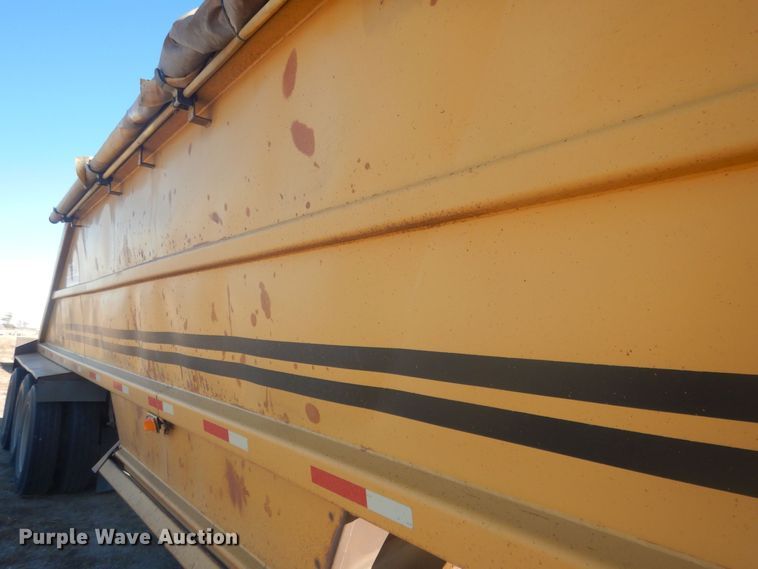 image for item HQ9530 1993 Load King 246-43-3  bottom dump trailer