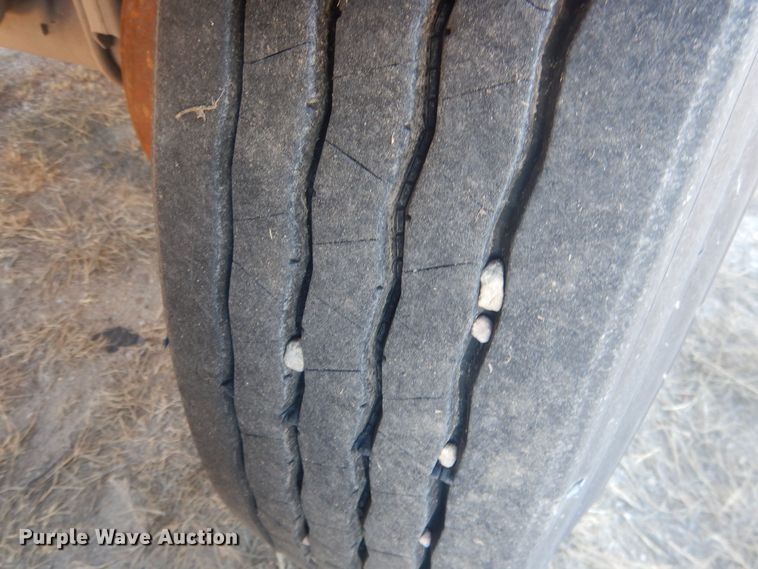 image for item HQ9530 1993 Load King 246-43-3  bottom dump trailer