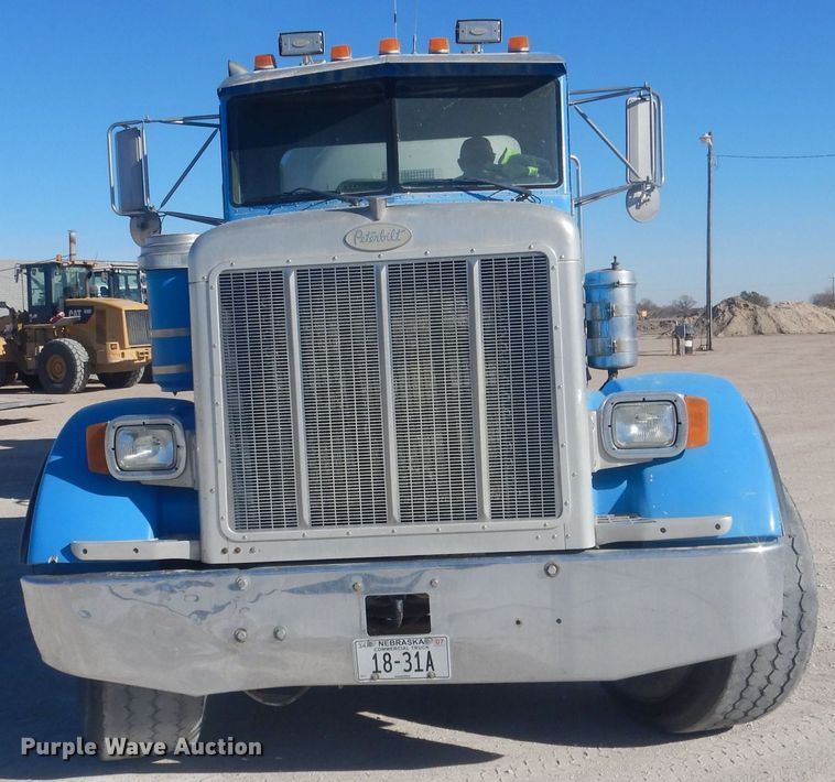 image for item HQ9531 1997 Peterbilt 357  ready mix truck