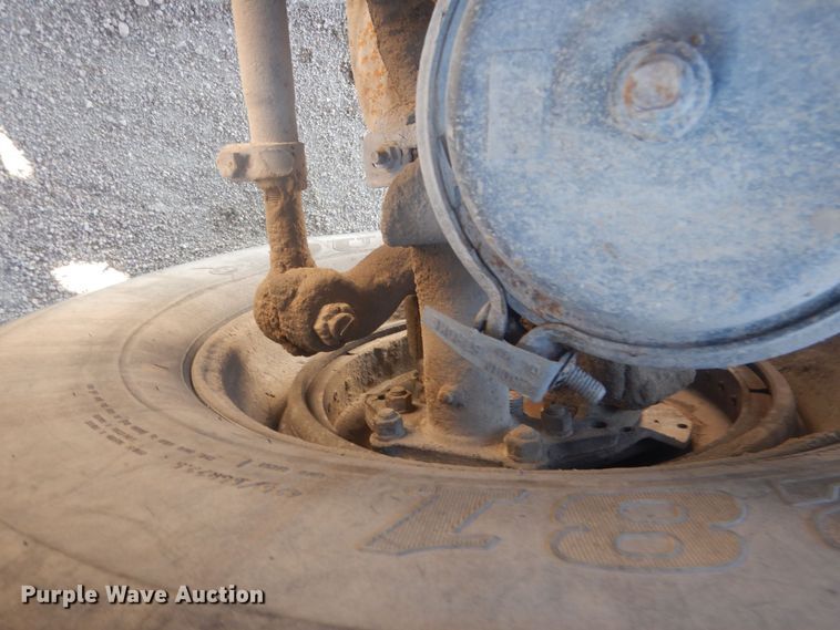 image for item HQ9531 1997 Peterbilt 357  ready mix truck