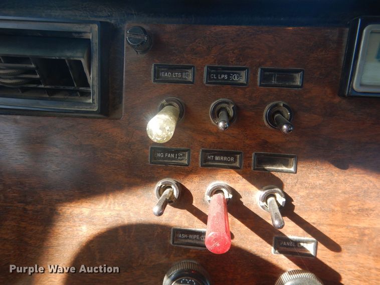 image for item HQ9531 1997 Peterbilt 357  ready mix truck