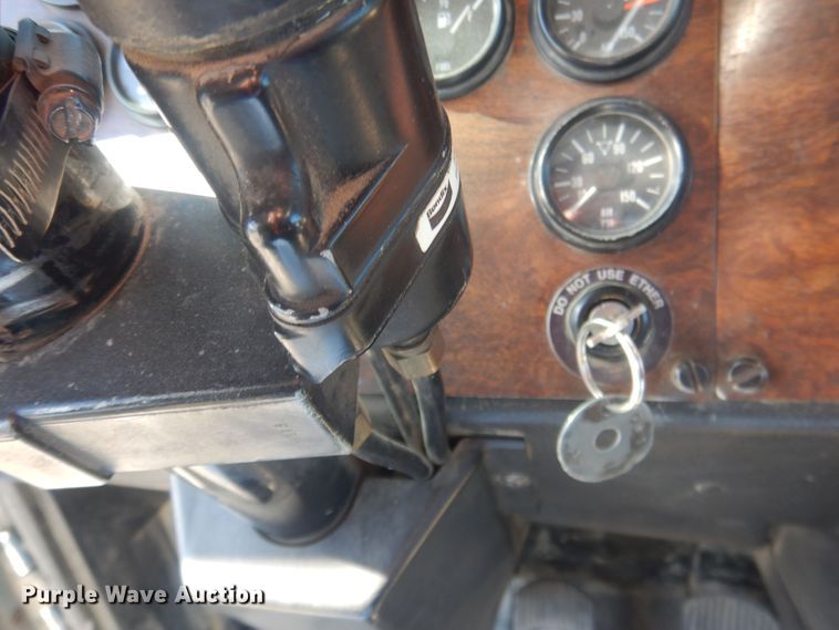 image for item HQ9531 1997 Peterbilt 357  ready mix truck